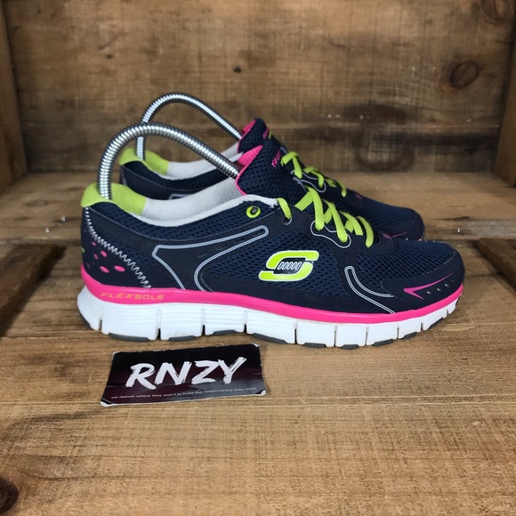 skechers lightweight sneakers